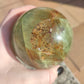 Espectacular Esfera fluorita verde con Calcopirita 993 gramos - VIDEO