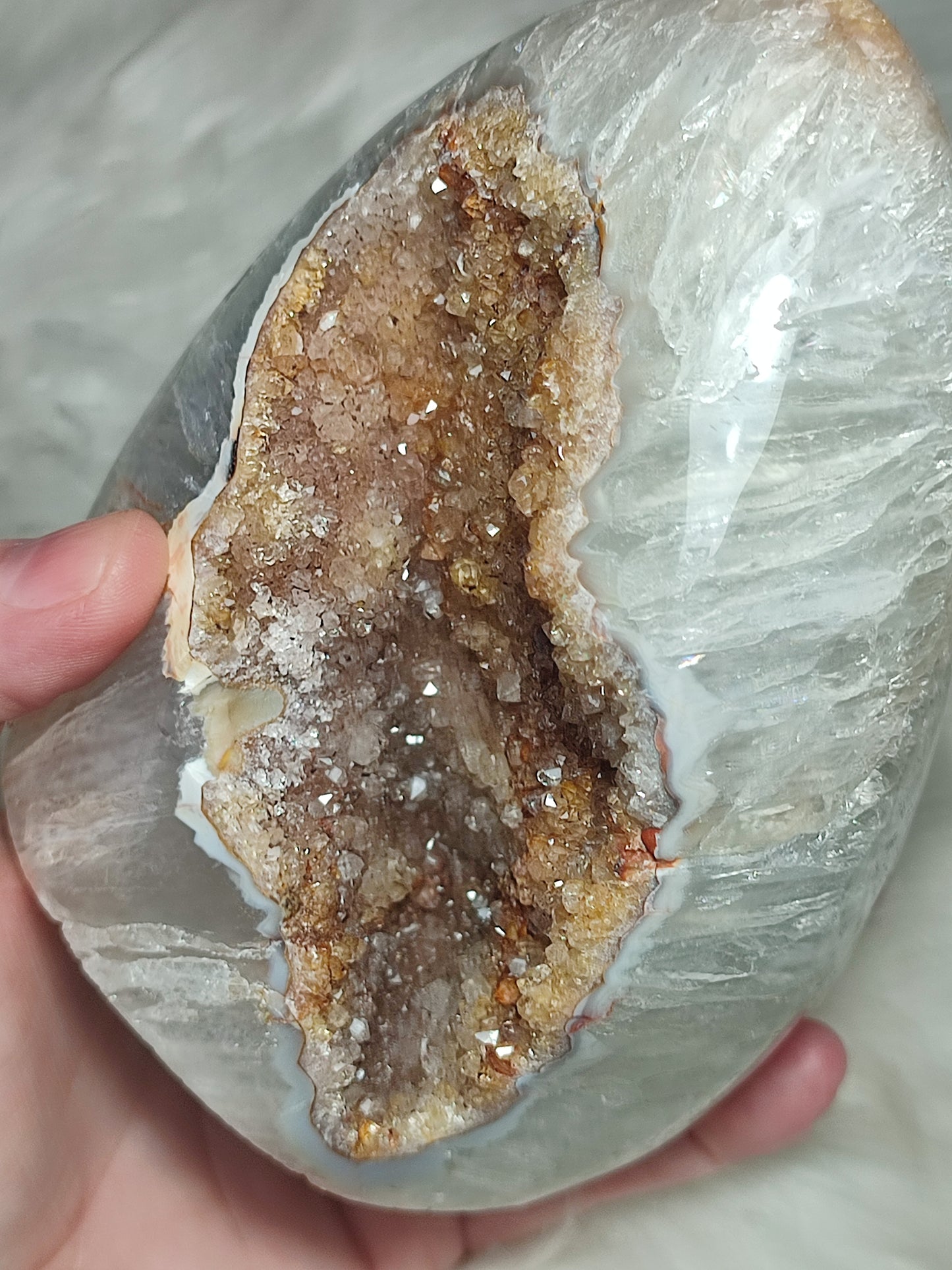 Ágata Cristalizada extra con inclusiones limonita 1346 gramos