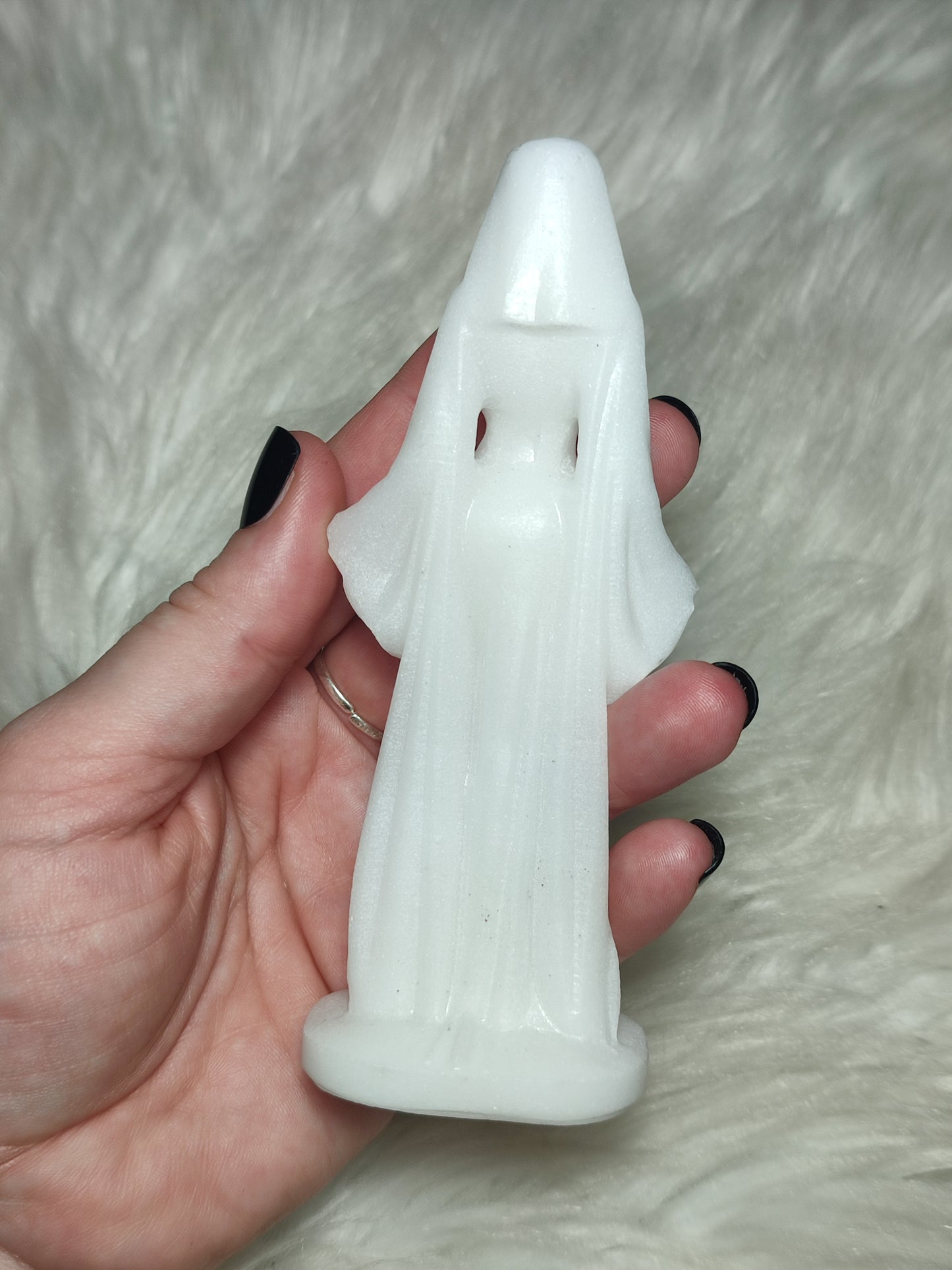 Sacerdotisa tallada en jade blanco - Modelo Velo