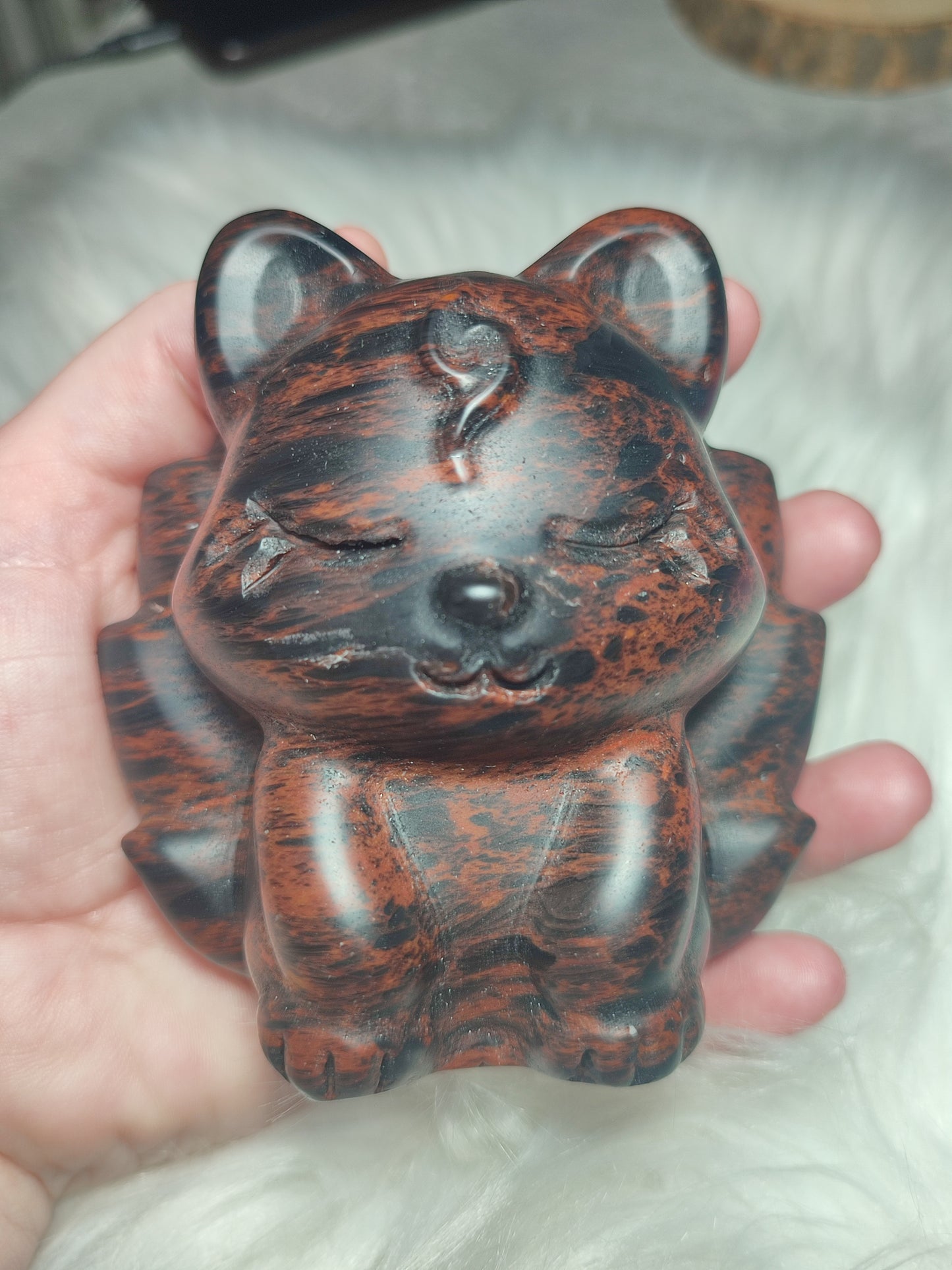 Kitsune tallada en obsidiana Caoba +600 gramos - VIDEO