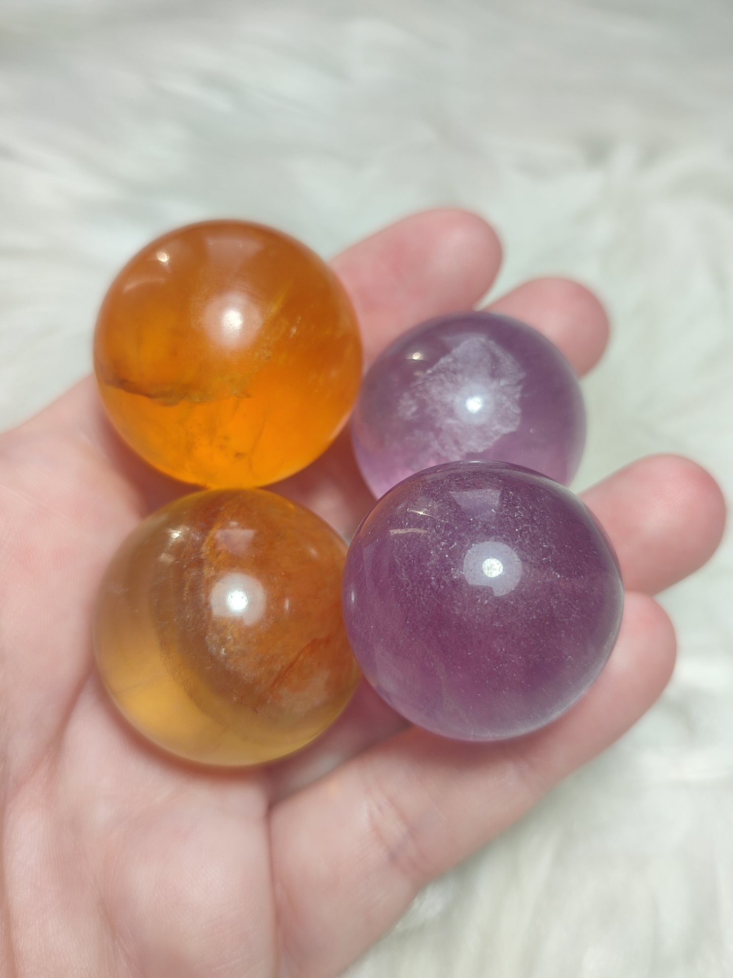 Esfera fluorita diferentes colores - video