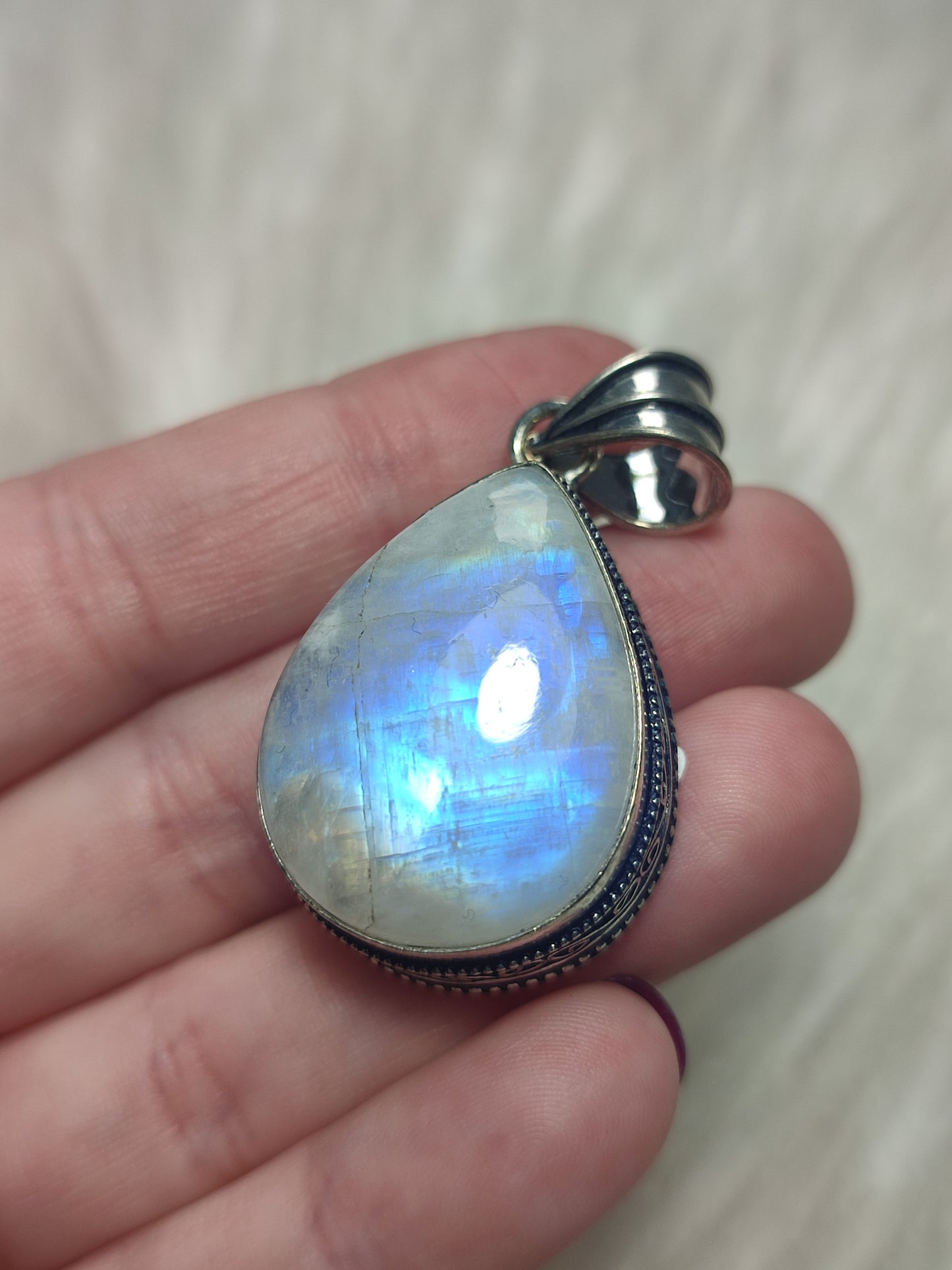 Colgante baño de plata con piedra luna 2