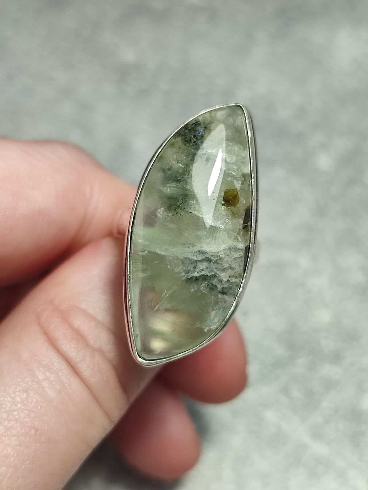Anillo baño de plata con prehnita n°5