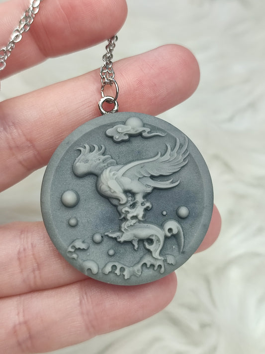 Collar en acero con jade Taiji - aguila 126