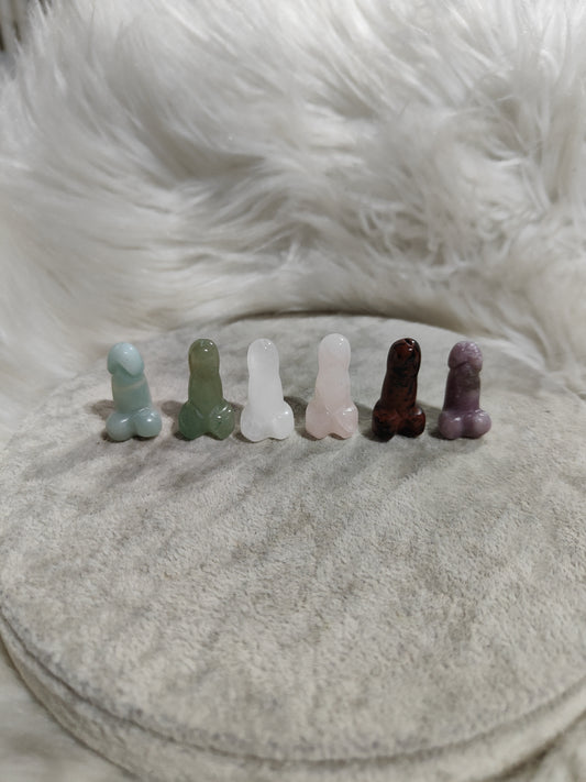 Pene alias pinga tallada en diferentes minerales