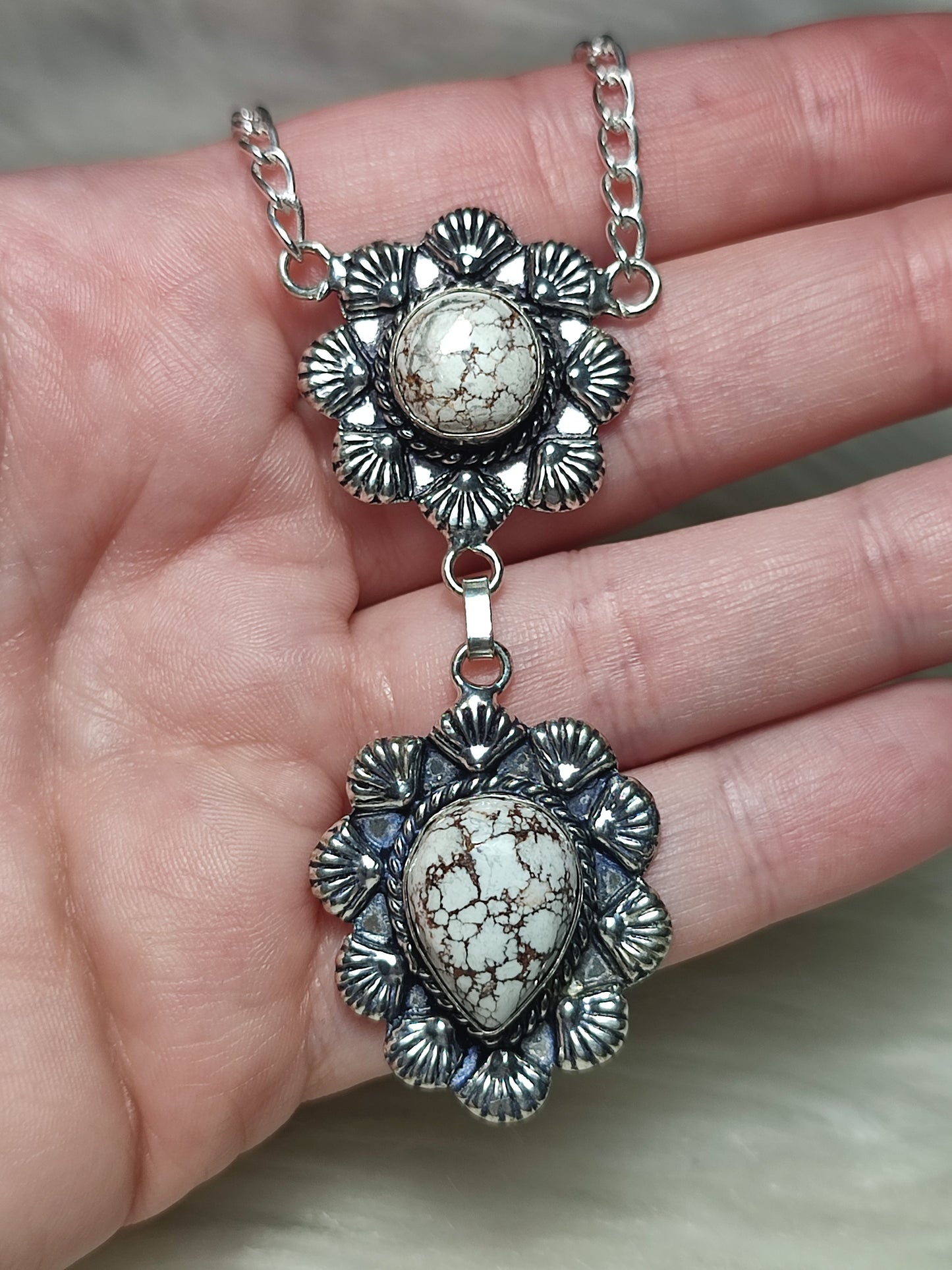 Collar baño plata con caballo salvaje n°106