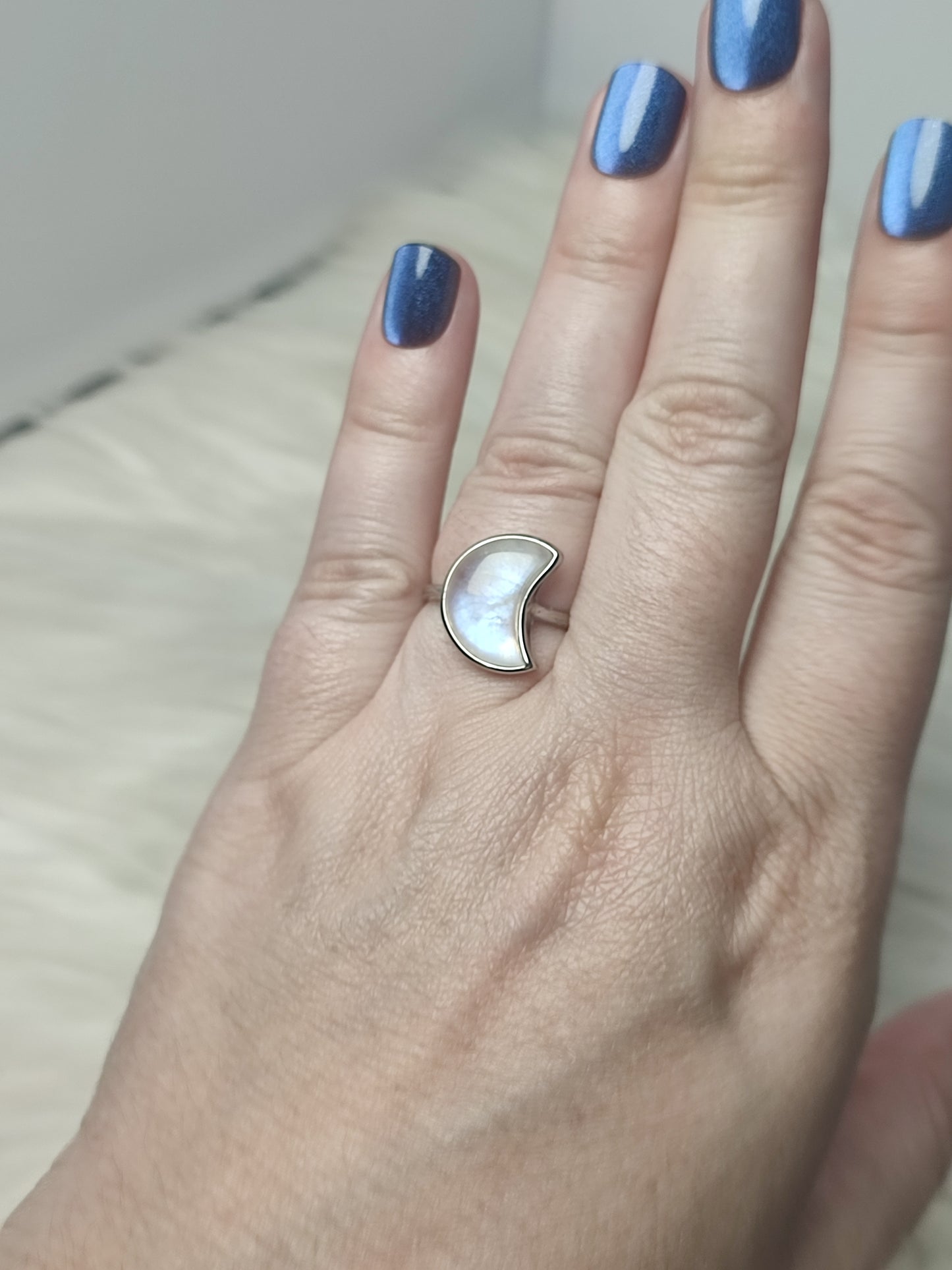 Anillo plata de ley 925 con piedra luna- Modelo Luna 153
