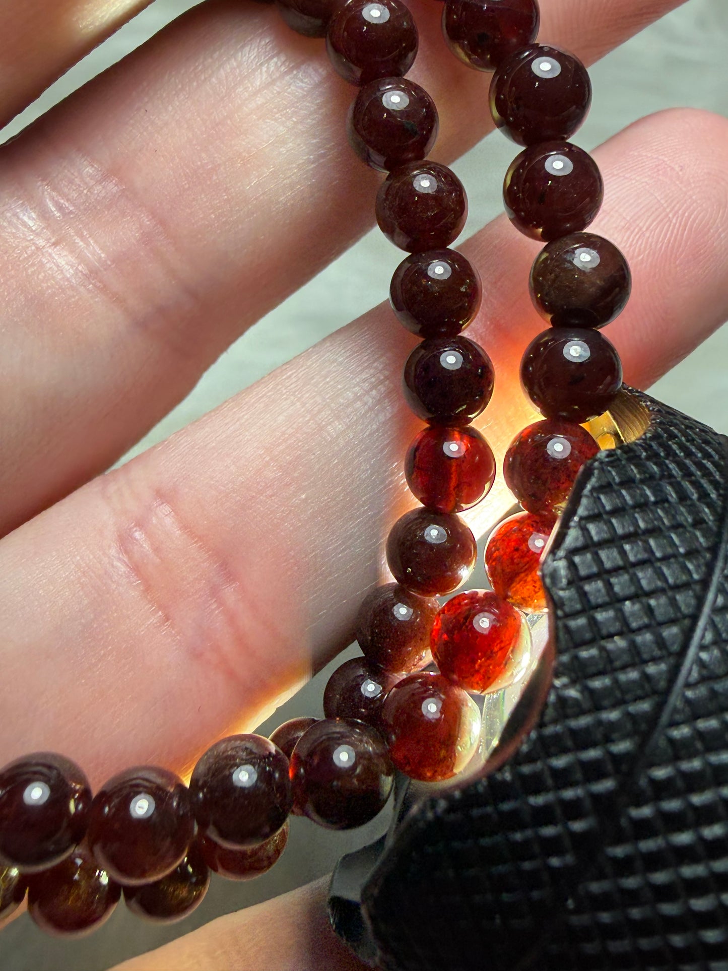 Pulsera bola granate 5 mm