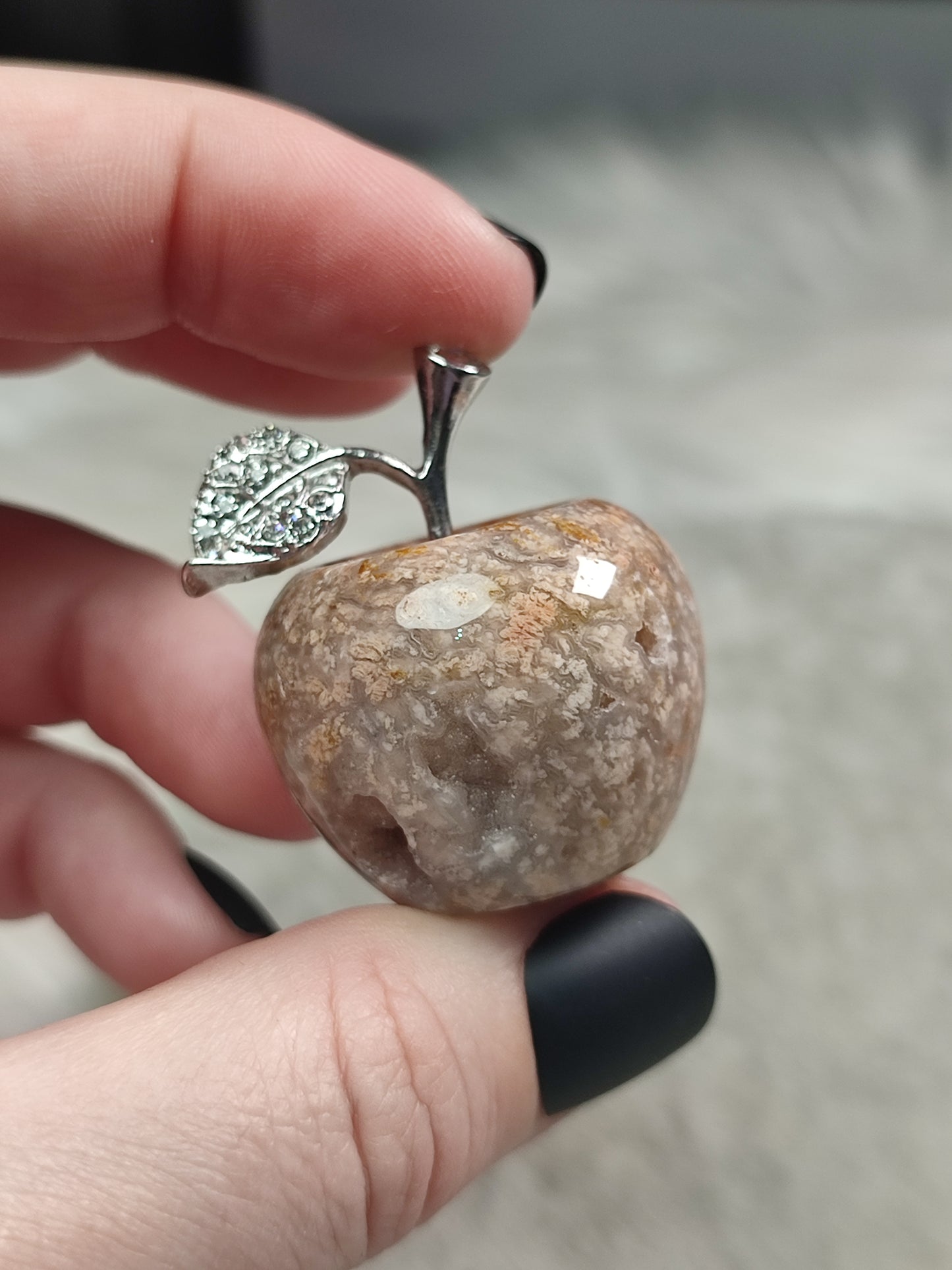 Manzanas en diferentes minerales