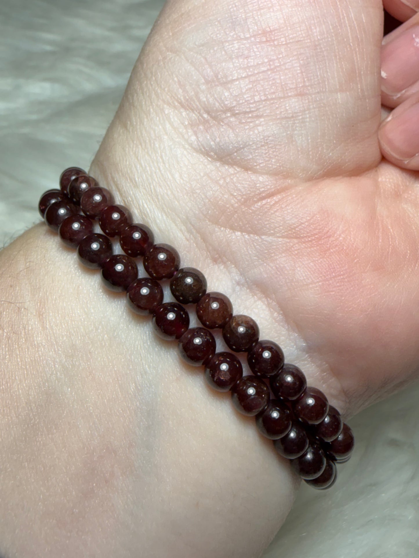 Pulsera bola granate 5 mm