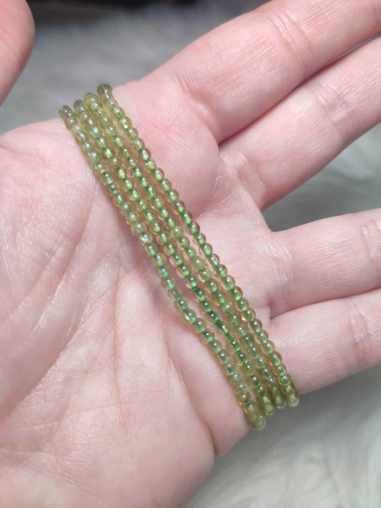 Pulsera bola peridoto 2 mm - alta calidad