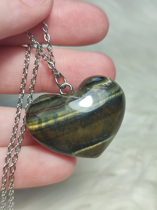 Collar corazón Ojo de halcón n°2