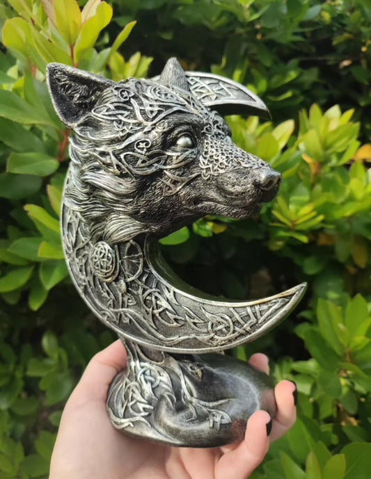 Escultura Loba Lunar.