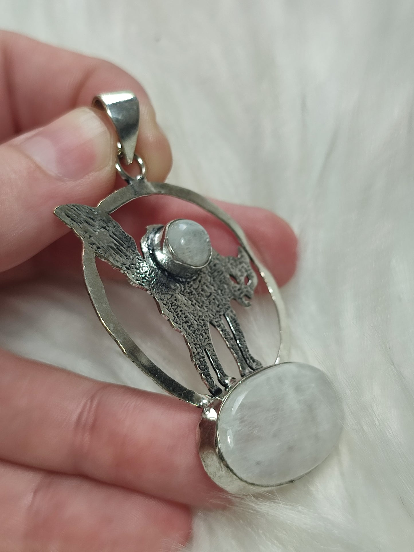 Colgante baño plata gato erizado con piedra luna