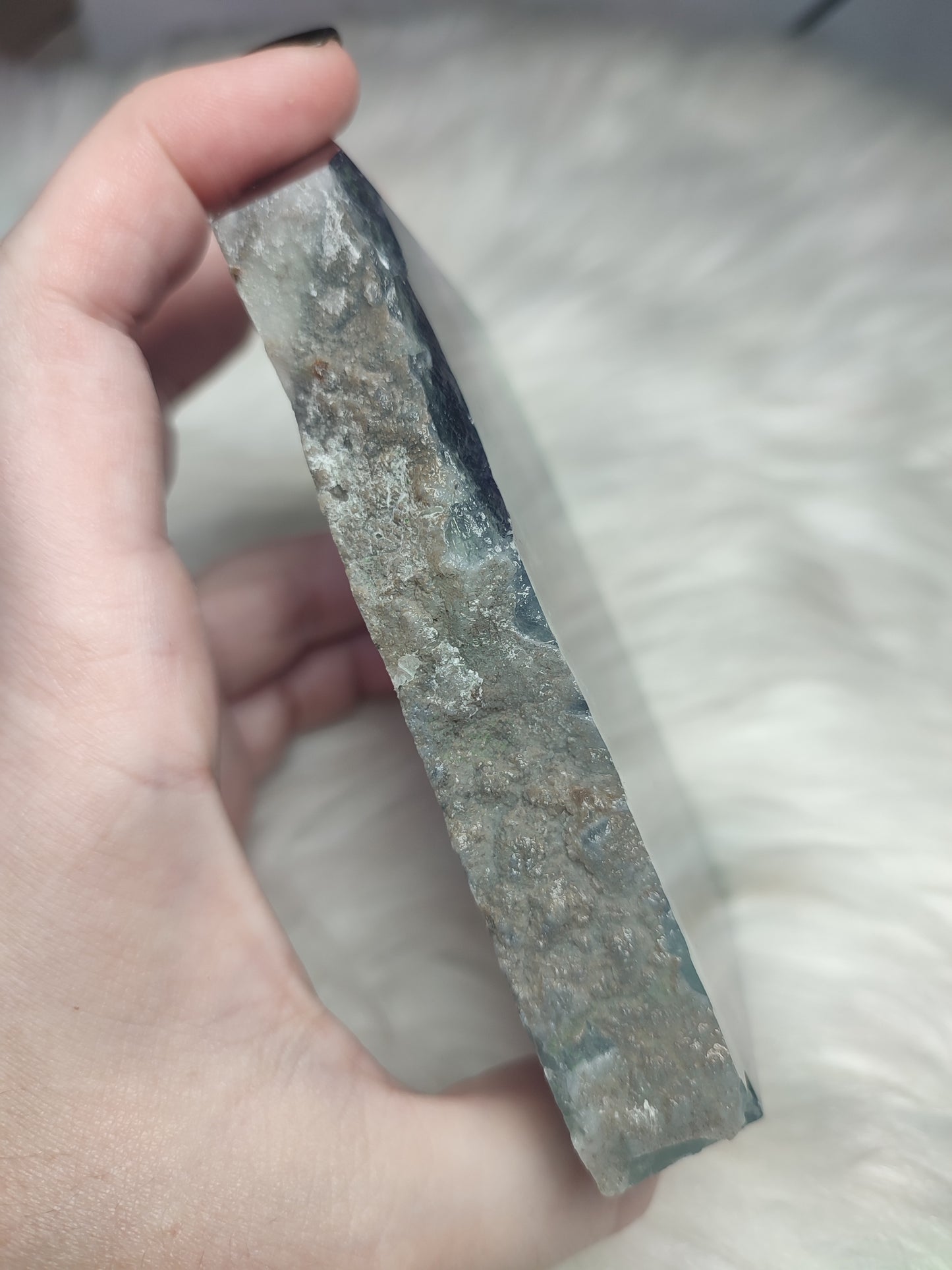 Punta fluorita semi pulida alta calidad 444 gramos
