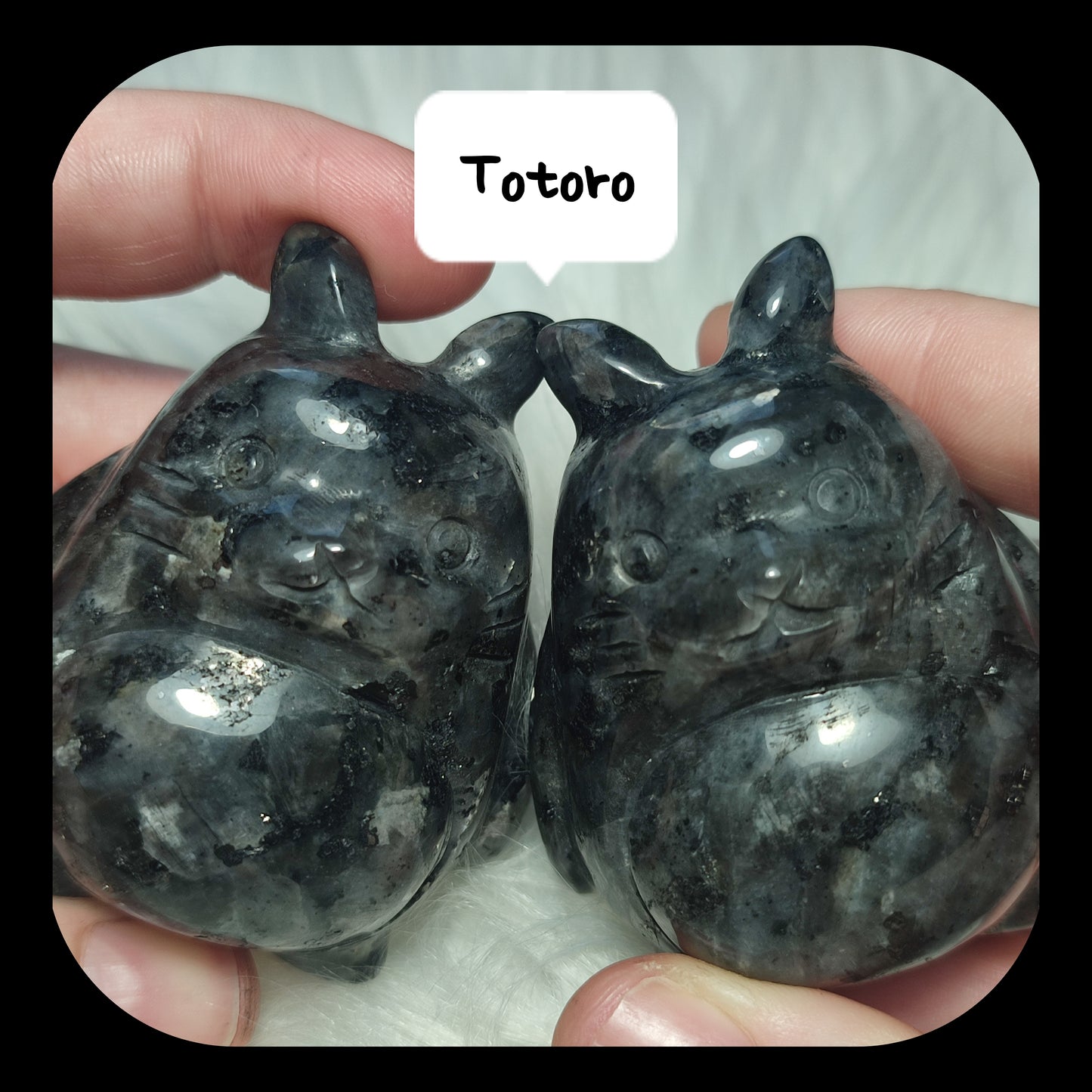 Mi vecino Totoro tallado en larvikita