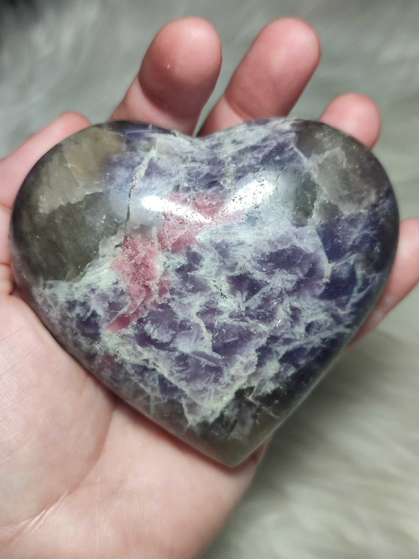 Gran corazón piedra unicornio 416 gramos con turmalina azul 💙