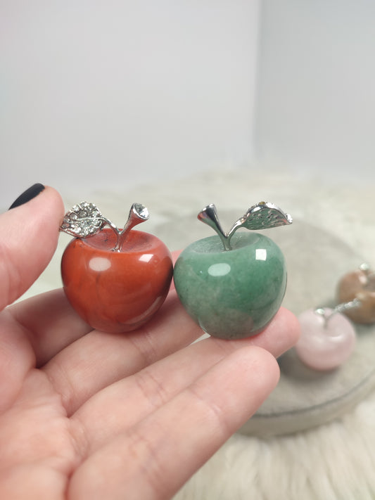 Manzanas en diferentes minerales
