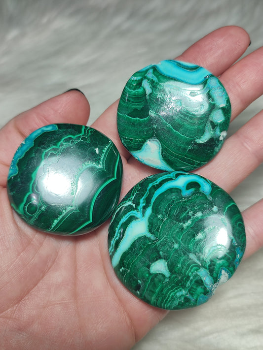 Rodado plano crisomalaquita - Vídeo para escoger