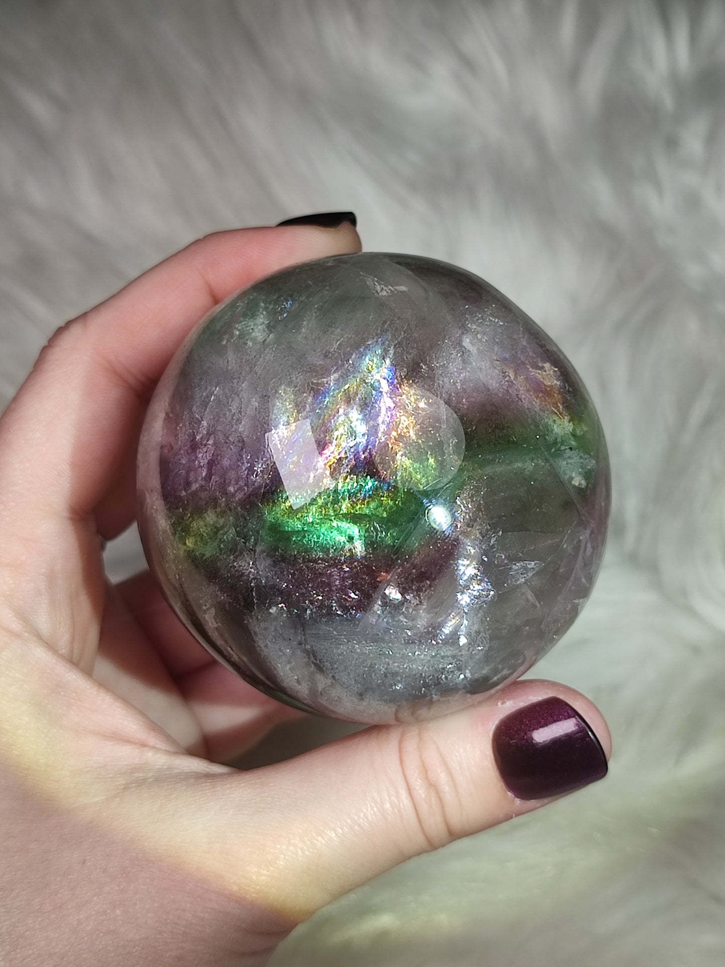 Hermosa esfera Flúorita arcoiris 585 gramos - VIDEO