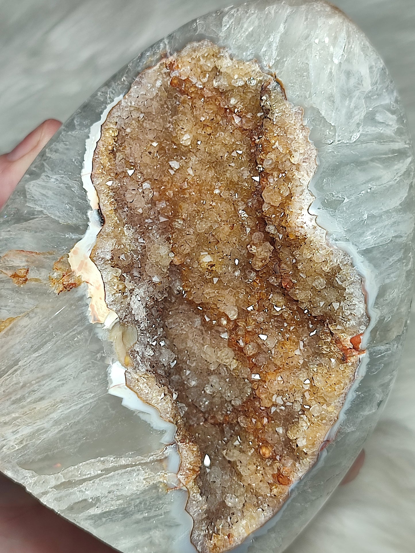 Ágata Cristalizada extra con inclusiones limonita 1346 gramos