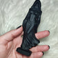 Sacerdotisa tallada en obsidiana negra - modelo Capucha