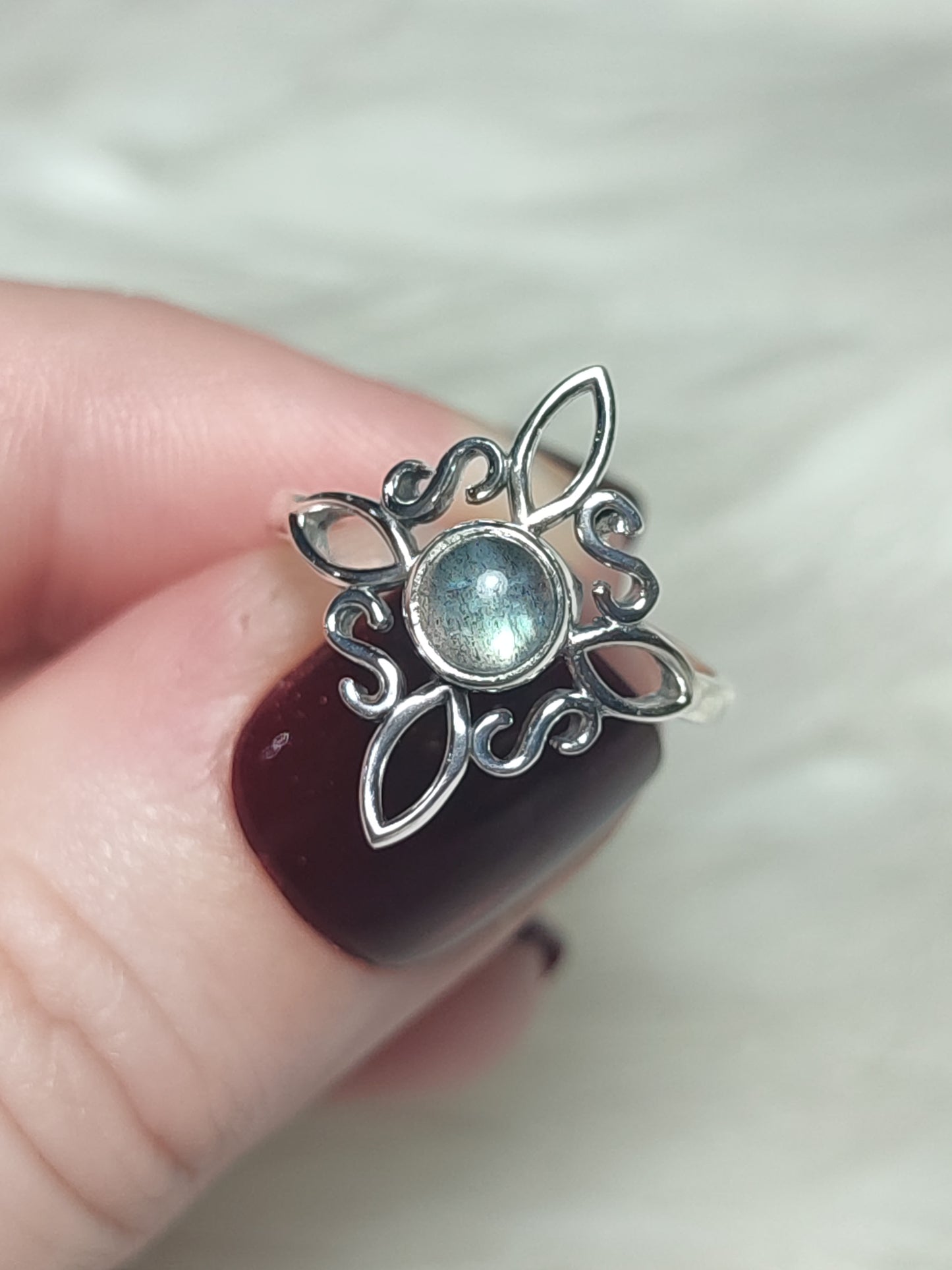 Anillo plata 925 Modelo Nudo de Bruja Ajustable