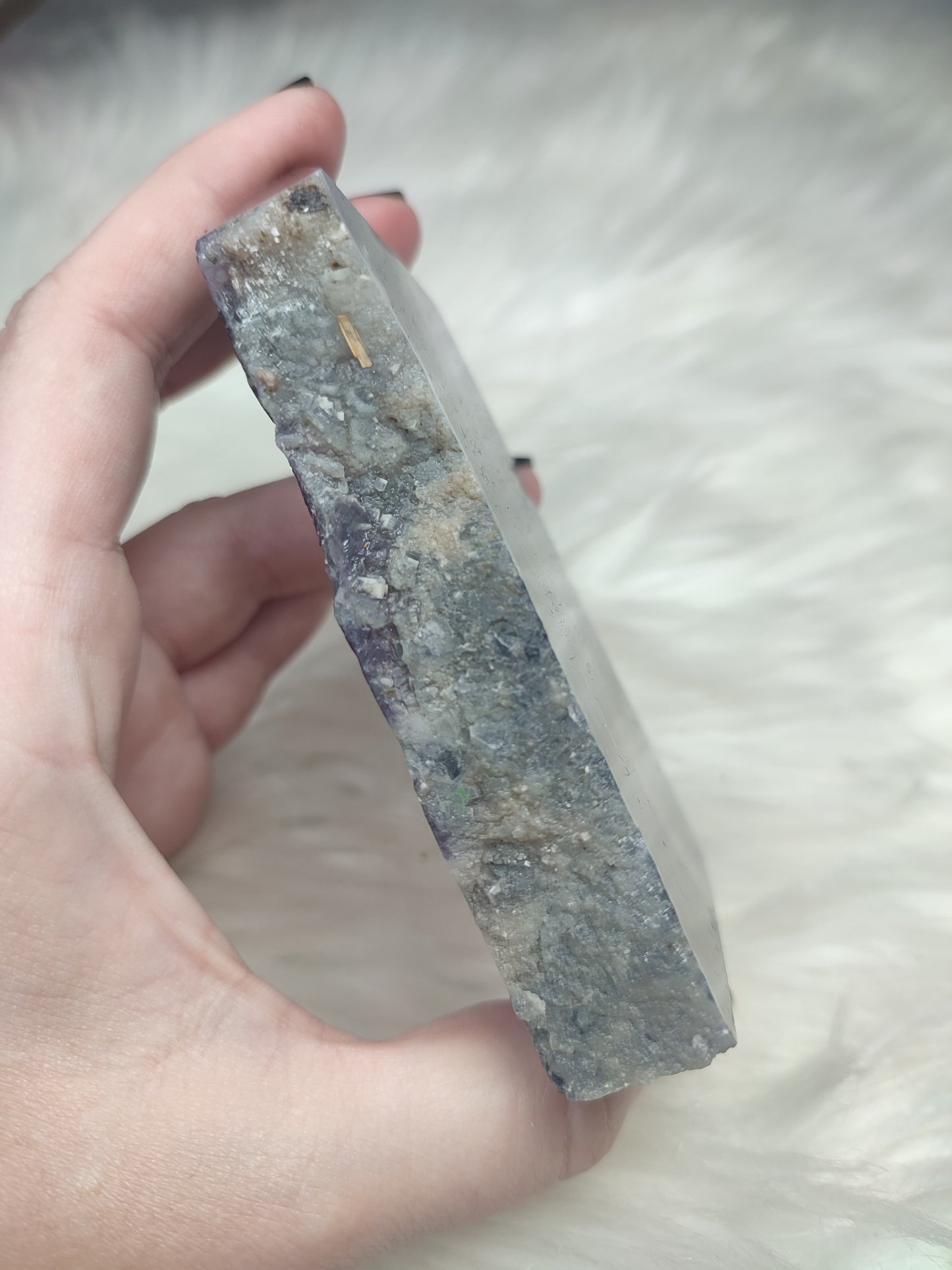 Punta fluorita semi pulida alta calidad 304 gramos