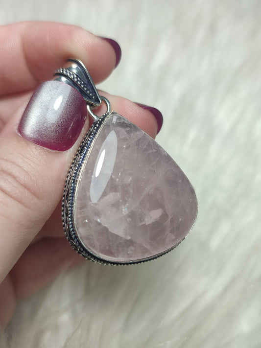 Colgante baño de plata con cuarzo rosa 112