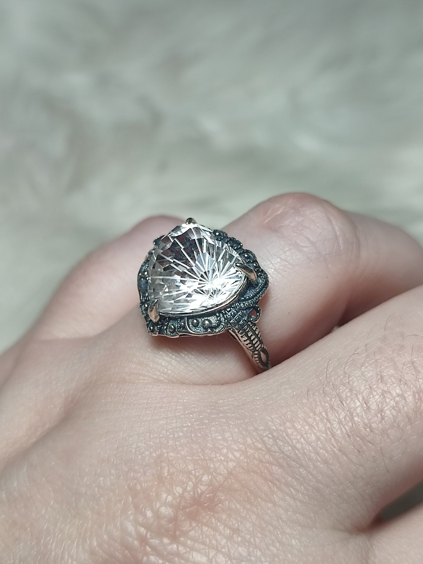 Anillo plata 925 con cuarzo facetado talla diamante