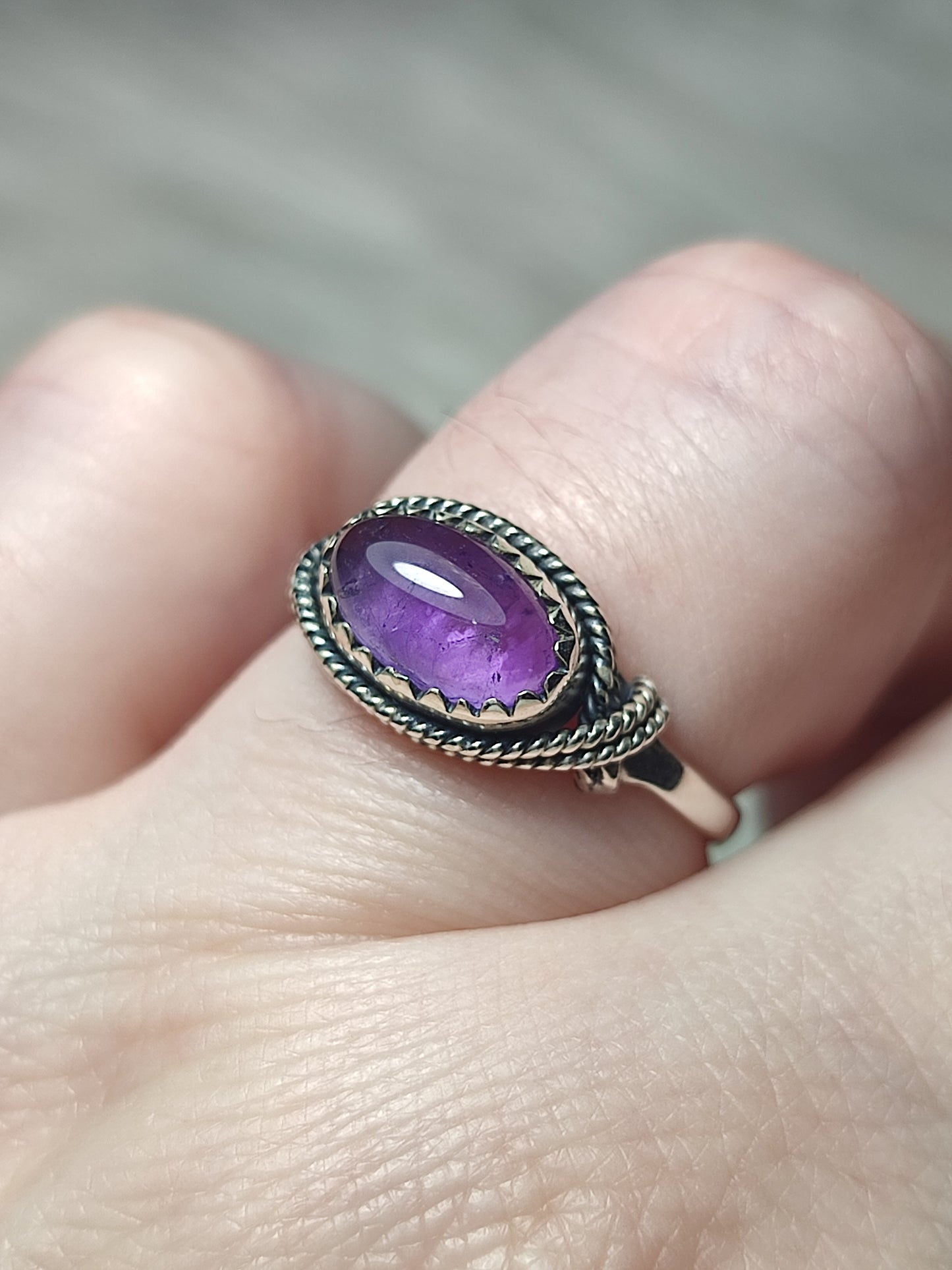 Anillo plata de ley 925 con amatista de 18 mm diámetro - n°95