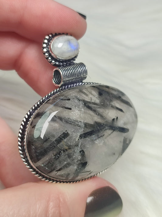 Colgante baño de plata con cuarzo con turmalina y piedra luna