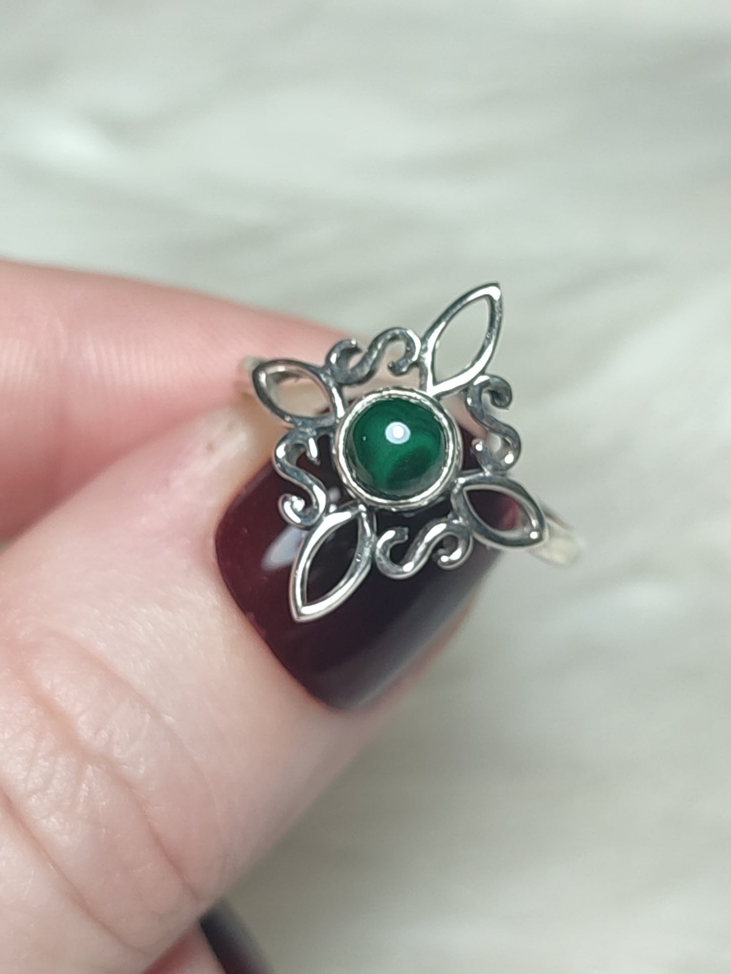 Anillo plata 925 Modelo Nudo de Bruja Ajustable