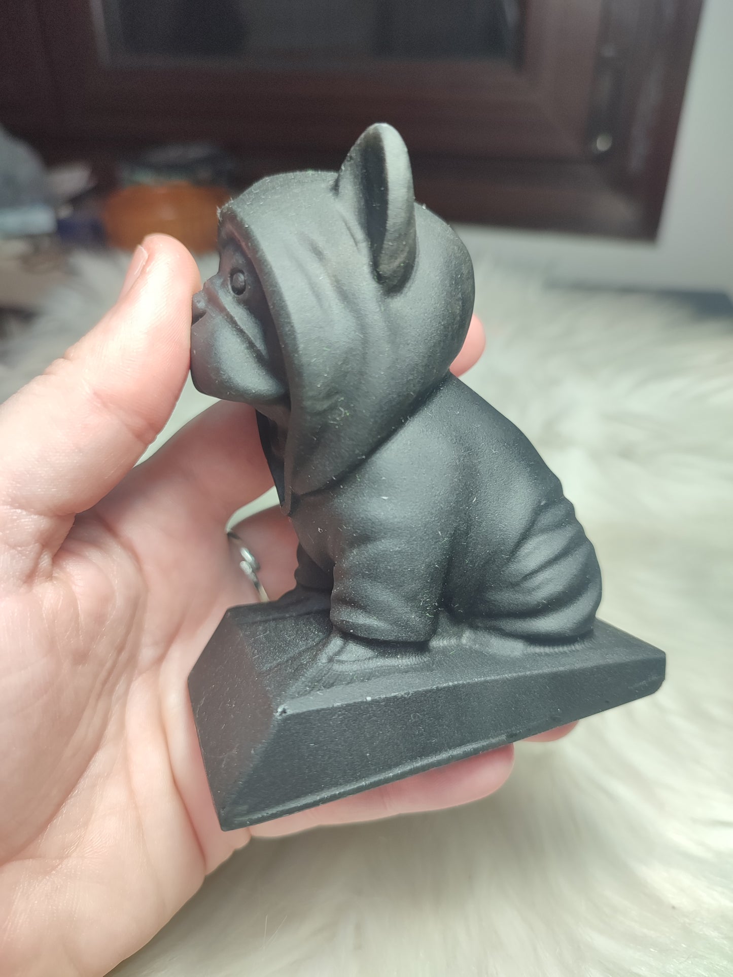 Bulldog francés tallado en obsdiana + 400 gramos