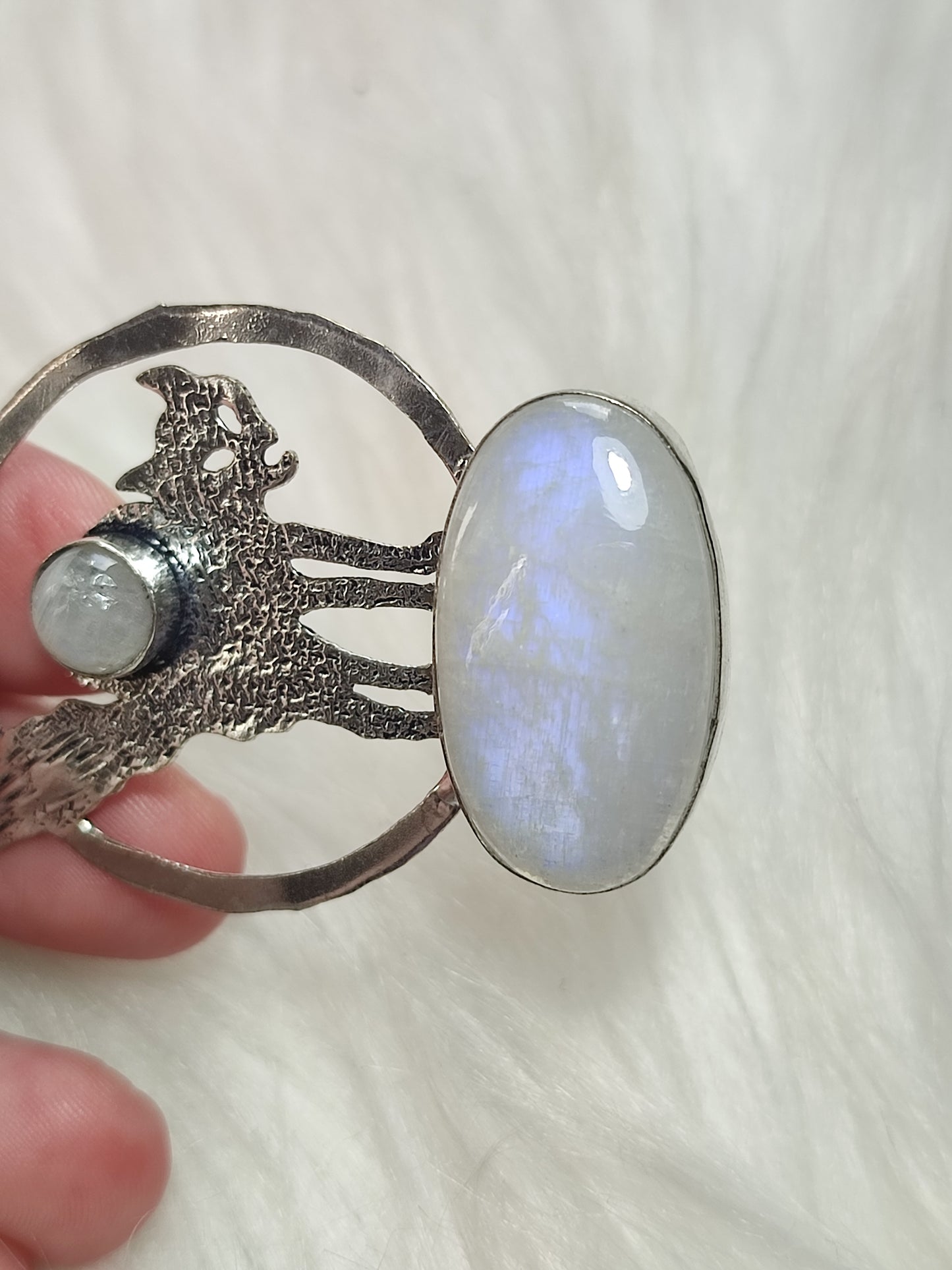 Colgante baño plata gato erizado con piedra luna