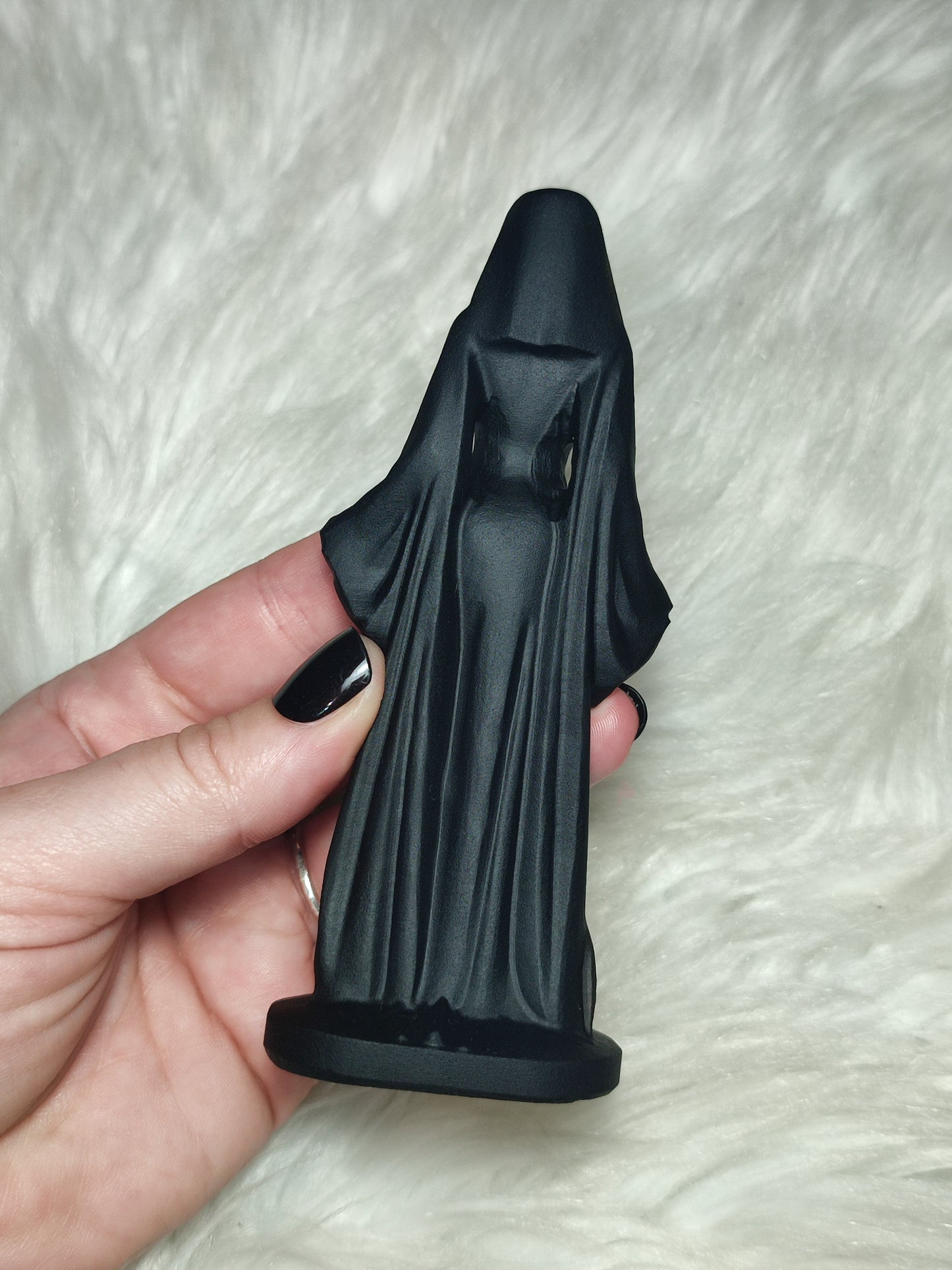 Sacerdotisa tallada en Obsidiana negra - modelo velo