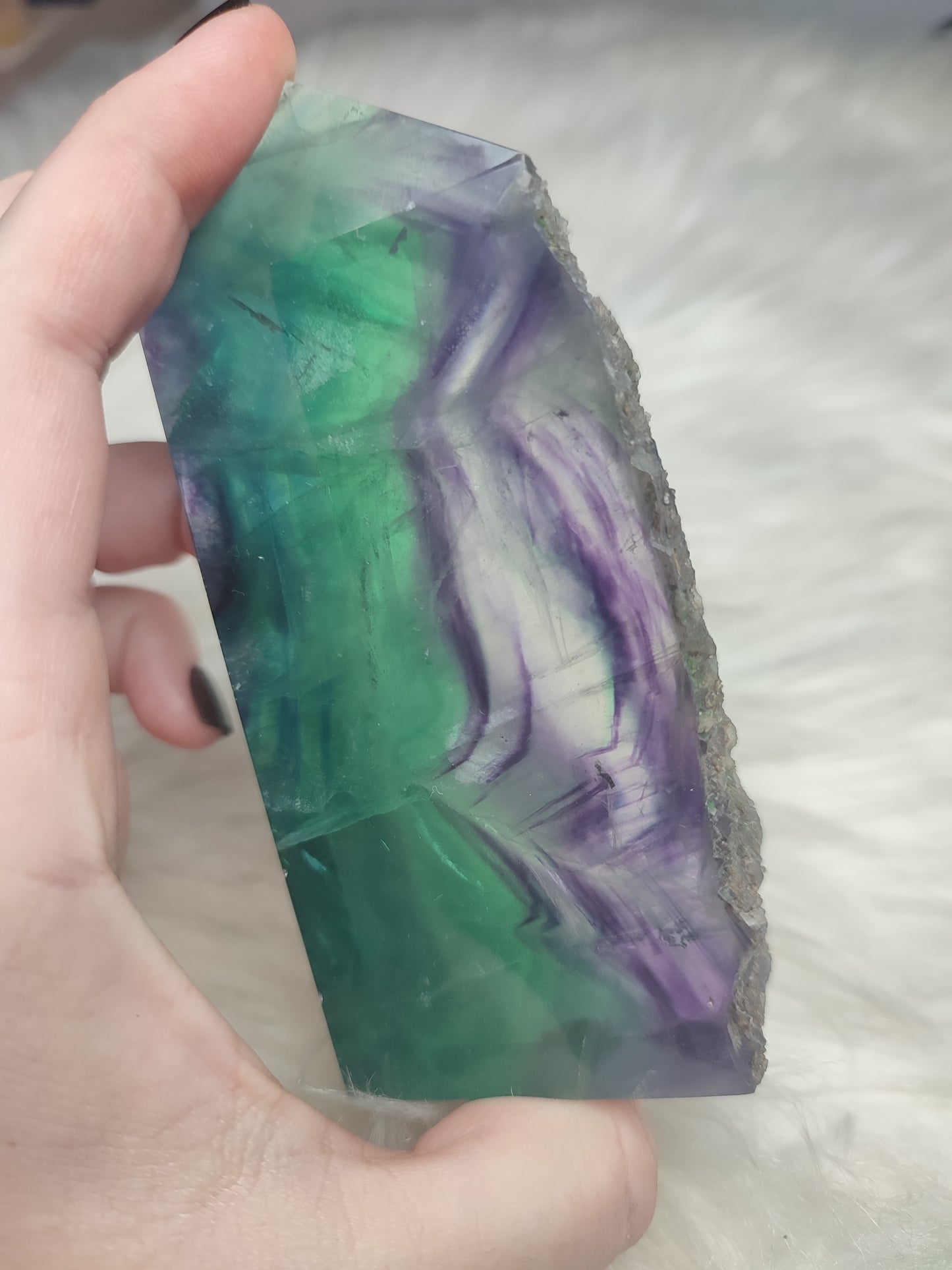 Punta fluorita semi pulida alta calidad 371 gramos