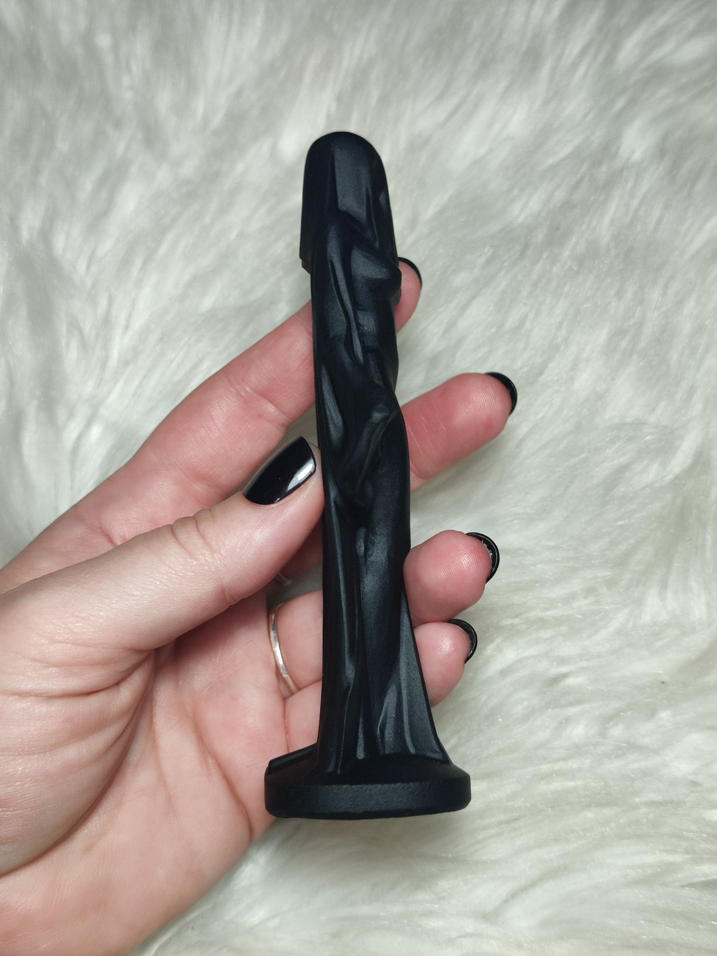 Sacerdotisa tallada en Obsidiana negra - modelo velo