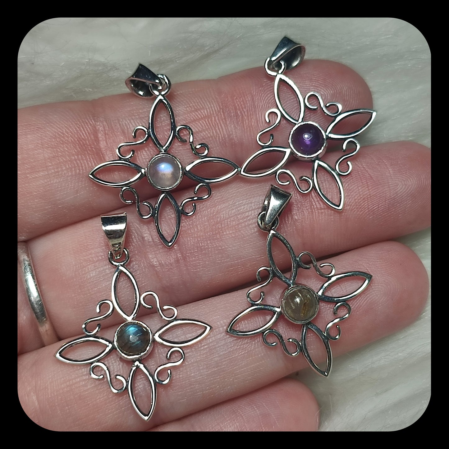 Colgante plata 925 Modelo Nudo de Bruja