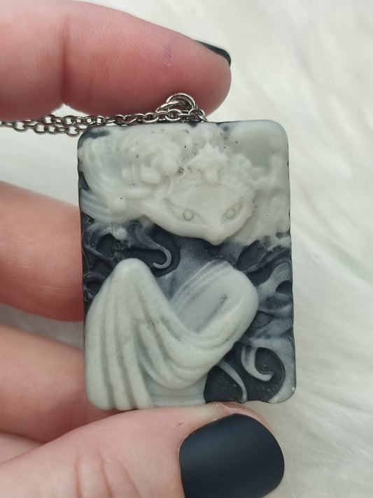 Collar en acero con jade Taiji - kitsune Geisha 158