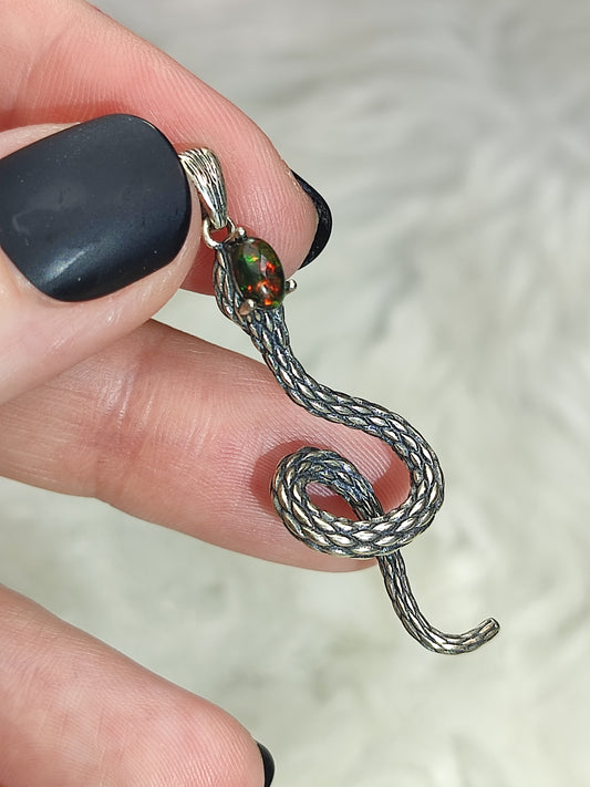 Colgante plata 925 con ópalo negro n° 122 - Modelo serpiente