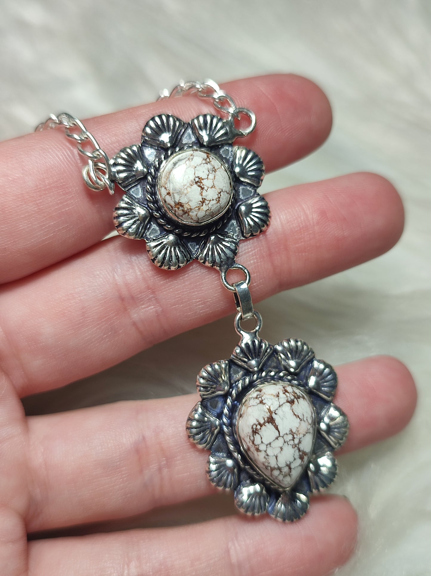 Collar baño plata con caballo salvaje n°106