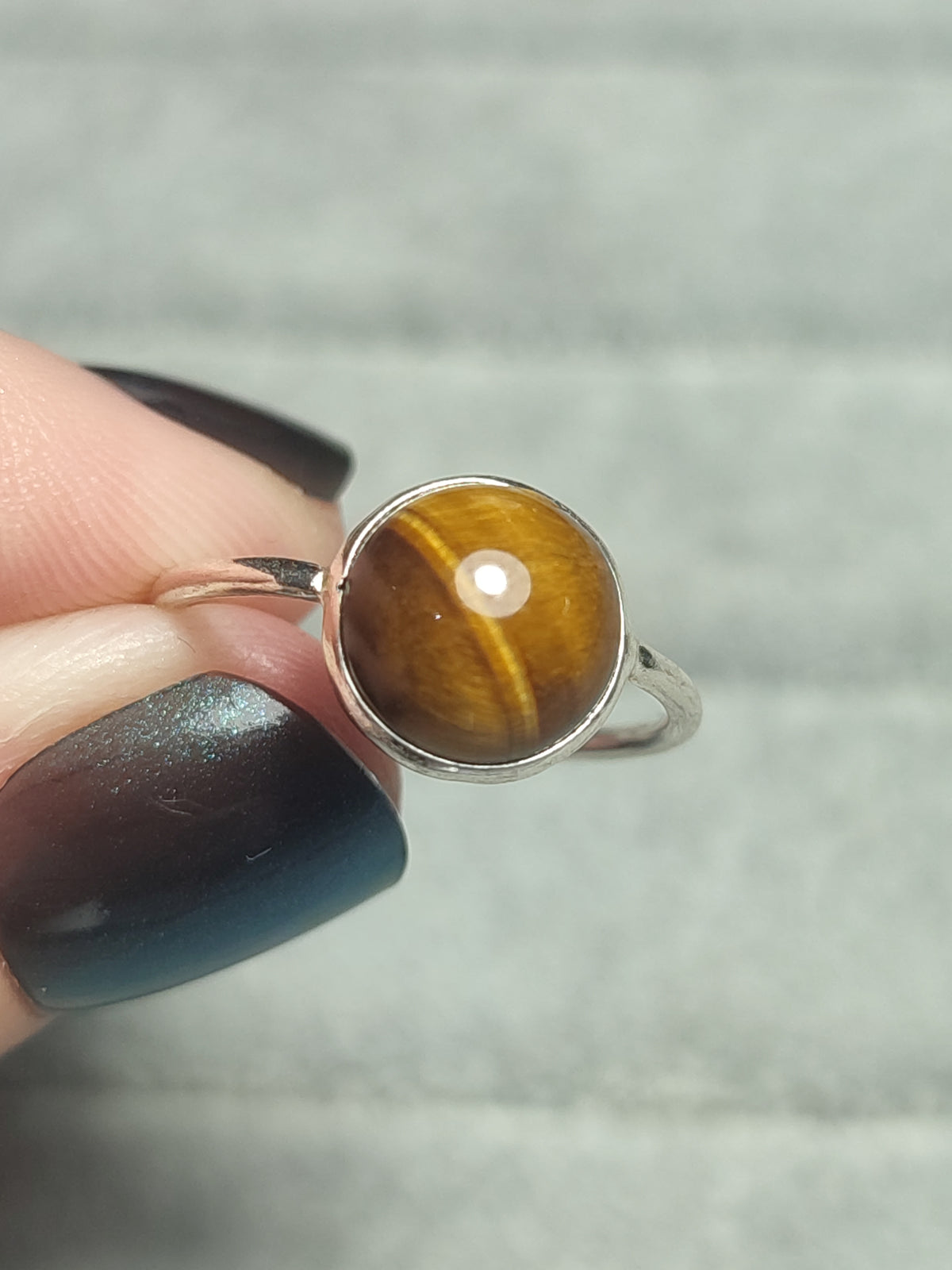 Anillo plata 925 piedra luna o ojo de Tigre - Modelo Destino