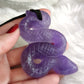 Espectacular colgante serpiente tallada en fluorita lila